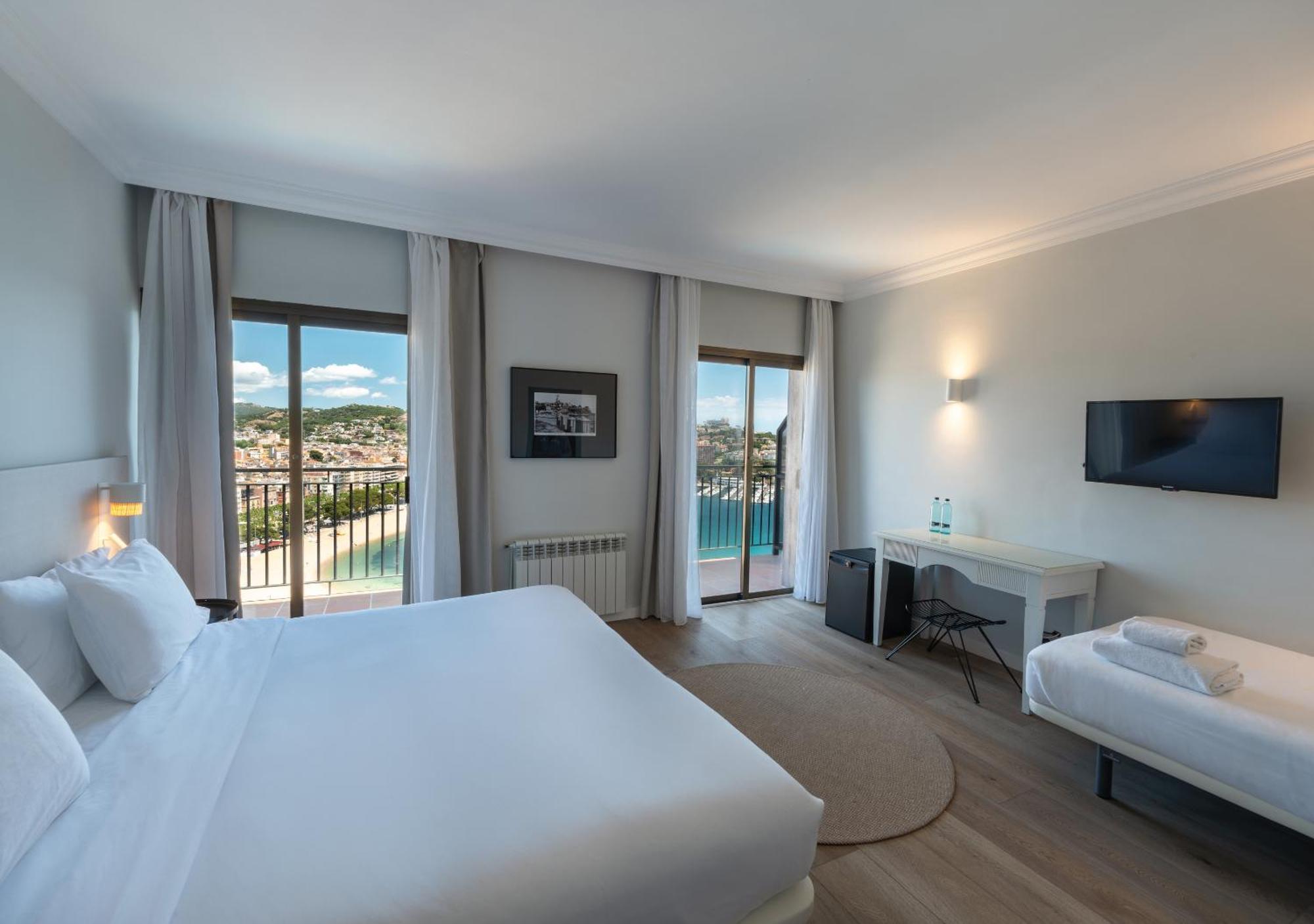 Montjoi By Brava Hotel