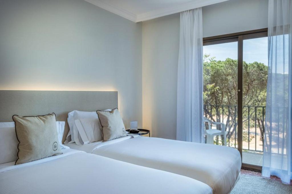 Hotel Montjoi By Brava 3*