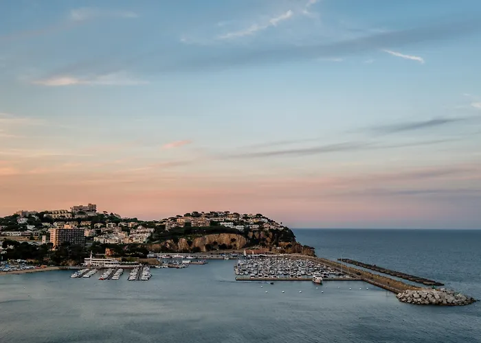 Hotel Montjoi by Brava Hoteles
