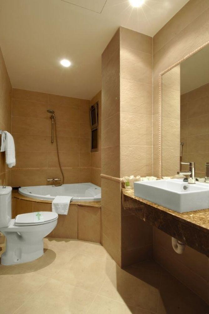 Montjoi By Brava Hotel