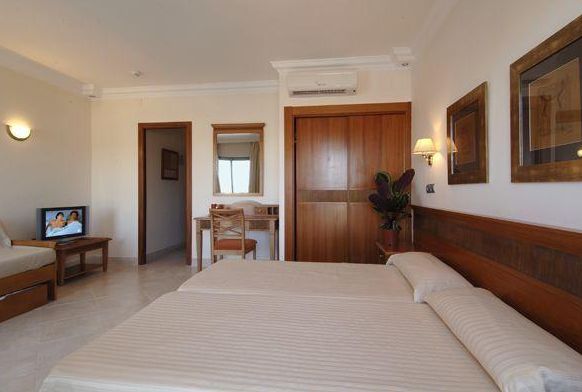 Hotel Montjoi By Brava 3*