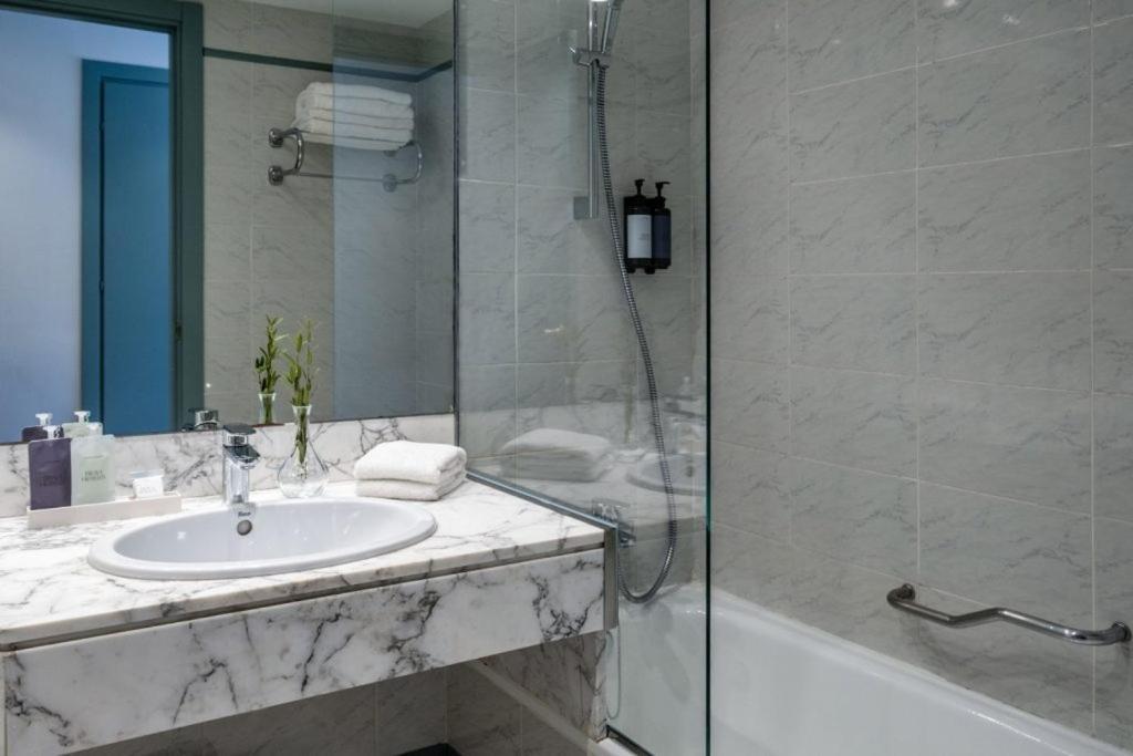 Montjoi By Brava Hotel 3*